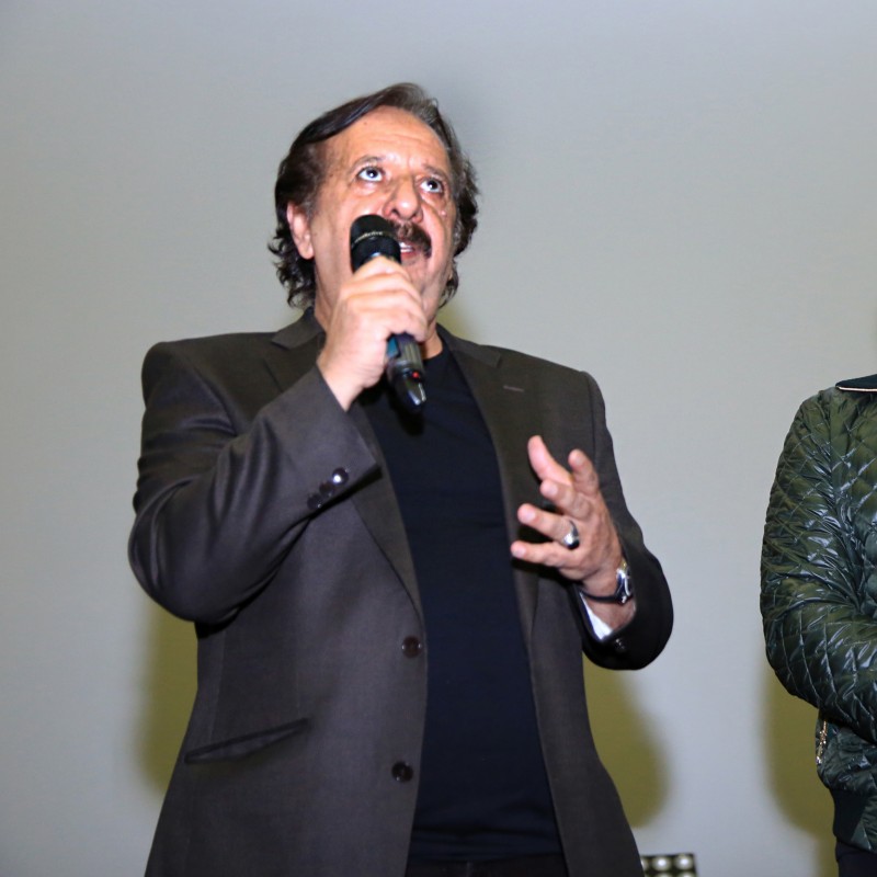 مجیدی : تنها دلیل توقف اکران فیلم آن سوی ابرها اماده نشدن نسخه دوبله فیلم بود | عکس