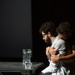 نمایش تا هیچ چیز عوض نشود | عکس