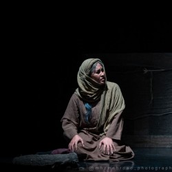 نمایش قافله گم شده | عکس