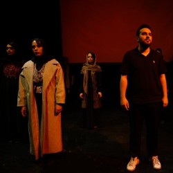 نمایش اتاق فرار | عکس