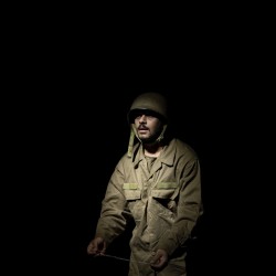 نمایش زیر درخت یاس | عکس