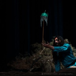 نمایش نور بر نیزه | عکس