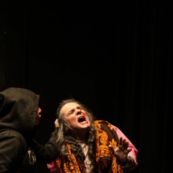 نمایش حناق | عکس