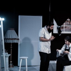 نمایش خاکستر به خاکستر | عکس