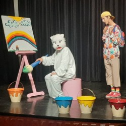 نمایش هپل تنبل و خروس قهرمان | عکس