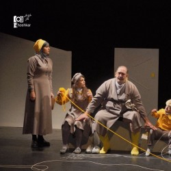 نمایش لطفا تحت هر شرایطی | عکس