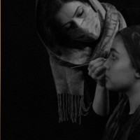 «کلاغ‌ها می‌میرند» برای رقابت در جشنواره‌ی تئاتر فجر آماده شد | عکس