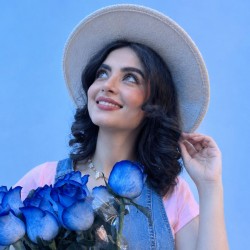 عکس یانا حلاجی