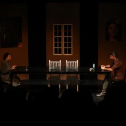 نمایش لیوان سوم | عکس