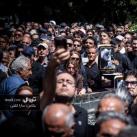 گزارش تصویری تیوال از مراسم تشییع پیکر زنده یاد اکبر عبدی / عکاس: سارا ثقفی | عکس