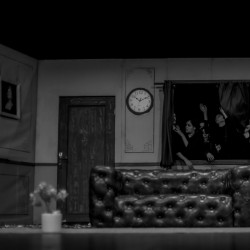 نمایش قتل آقای هاورشام | عکس