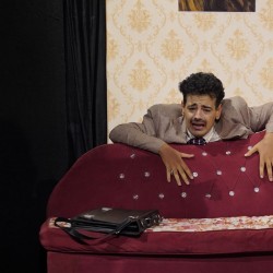 نمایش به دنبال دروغگو | عکس