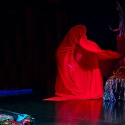 نمایش چهل گیس | عکس