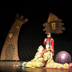 نمایش همه چی وردار | عکس