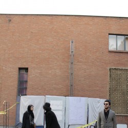 نمایش خیابانی صندلی‌ها | عکس