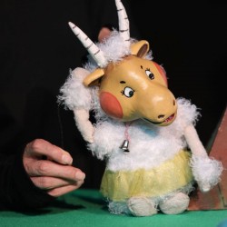 نمایش گرگ بلا جلو بیا جلو بیا | عکس