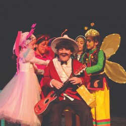 نمایش شهر فرنگ | عکس