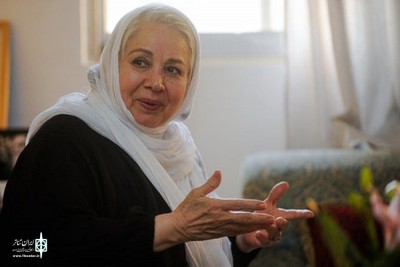 شمسی فضل‌اللهی: من سال‌های متمادی روی صحنه تئاتر زندگی کرده‌ام | عکس