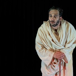 نمایش آمین گفتن مردگان در عنبر | عکس