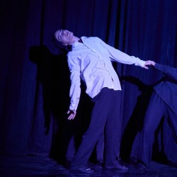 نمایش وار | عکس