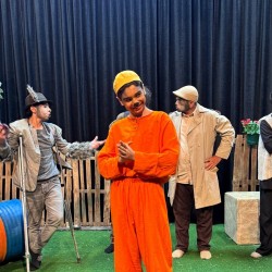 نمایش روزی روزگاری سگی‌… | عکس