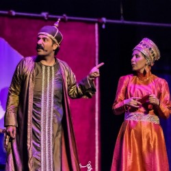 نمایش سیاه وش | عکس