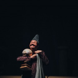 نمایش هچل | عکس