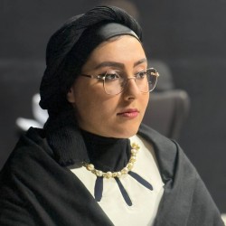 نمایشنامه‌خوانی جنگ هدیه ای برای تولد یک انسان | عکس