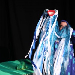 نمایش گرگ بلا جلو بیا جلو بیا | عکس