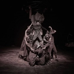 نمایش هفت شنبه‌ی آندرومدا | عکس