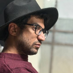 نمایشنامه‌خوانی جنگ هدیه ای برای تولد یک انسان | عکس