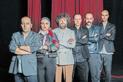 نمایش بالزی | هنر در سخت ترین شرایط هم روشنگر و درمانگر است | عکس