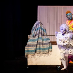 نمایش دونات توت فرنگی | عکس