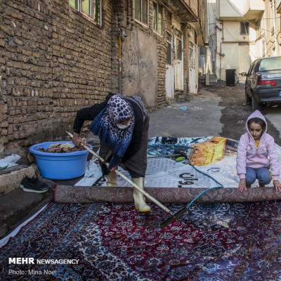 قالیشویی سنتی در مناطق حاشیه تبریز | عکس