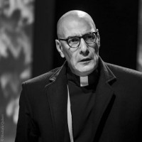 نمایش شَک (یک تمثیل) | دلم می‌خواهد با مردم حرف بزنم | عکس