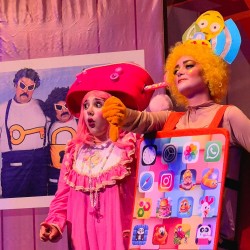 نمایش جادوی روز تولد | عکس