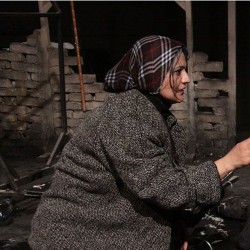 نمایش پالتوی خیس | عکس