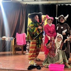 نمایش جادوی دوستی | عکس