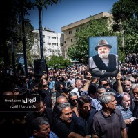گزارش تصویری تیوال از مراسم تشییع پیکر زنده یاد اکبر عبدی / عکاس: سارا ثقفی | عکس