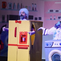 نمایش جادوی روز تولد | عکس