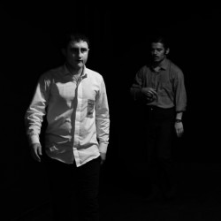 نمایش در حضور باد | عکس