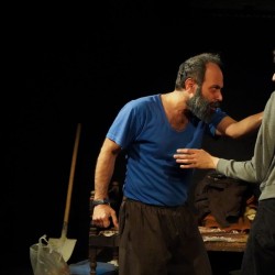 نمایش جان سگ | عکس