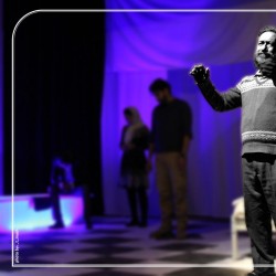 نمایش قرار | عکس