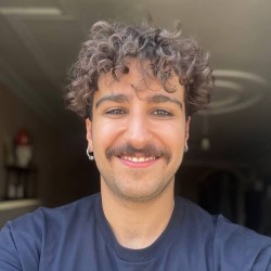 عکس پویا چوداریان