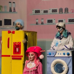 نمایش جادوی روز تولد | عکس