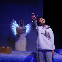 نمایش پرواز تا بیکران | عکس