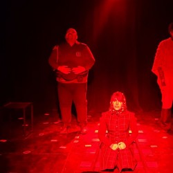 نمایش ایستگاه آخر | عکس