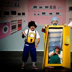 نمایش جادوی روز تولد | عکس