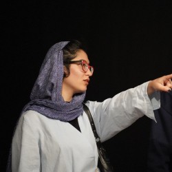 نمایش ن/ ماندن | عکس