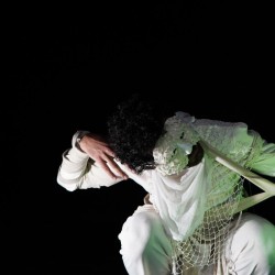 نمایش جان سگ | عکس